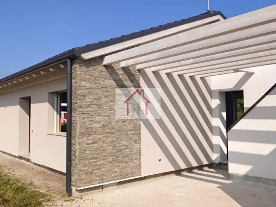 Immagine 4 di Casa bifamiliare in vendita  in Via San Rocco a Giavera Del Montello