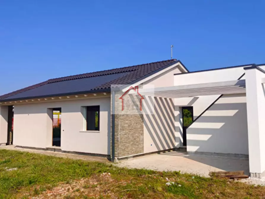 Immagine 5 di Casa bifamiliare in vendita  in Via San Rocco a Giavera Del Montello