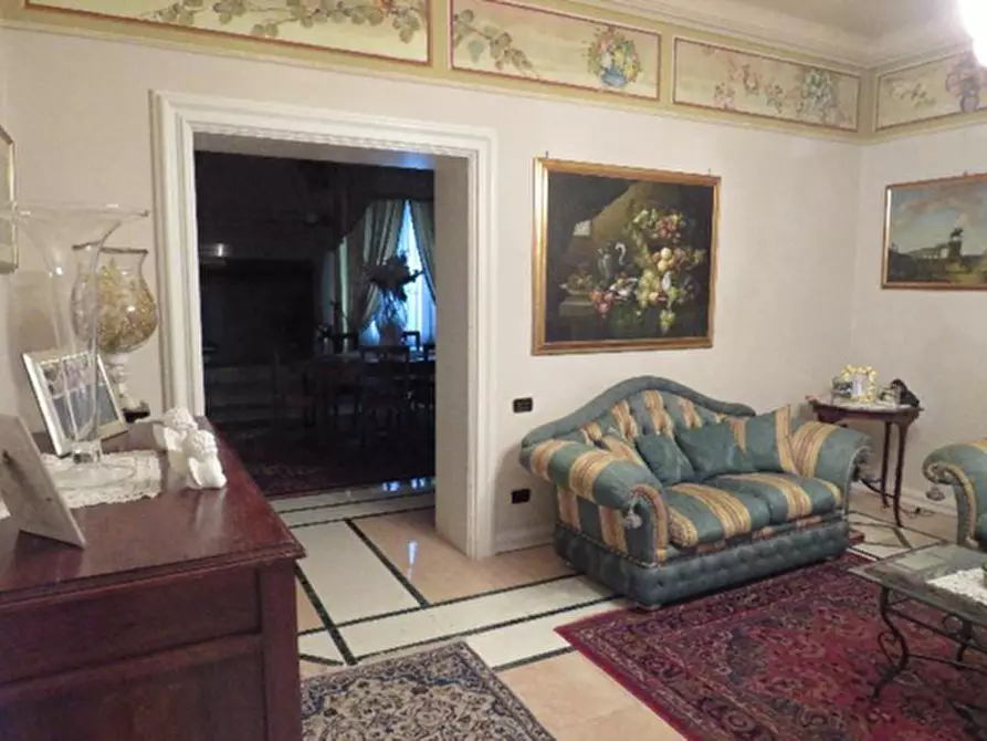 Immagine 5 di Villa in vendita  in Via Pozzo dell'amore 41 a Affi