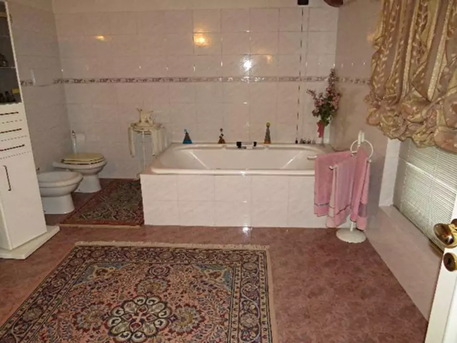 Immagine 16 di Villa in vendita  in Via Pozzo dell'amore 41 a Affi