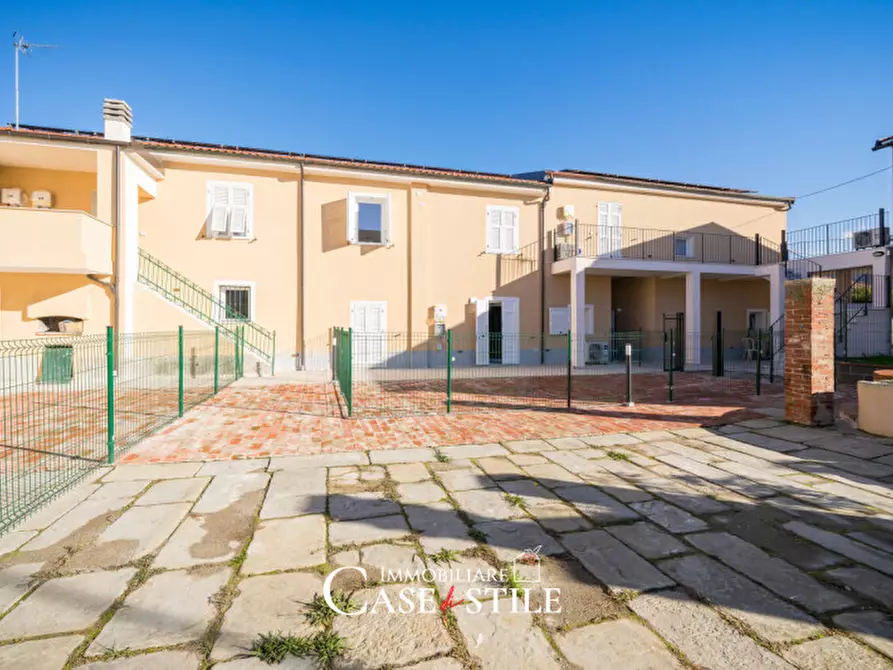 Immagine 11 di Appartamento in vendita  a Sarzana