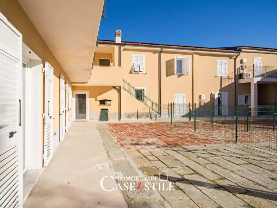 Immagine 13 di Appartamento in vendita  a Sarzana