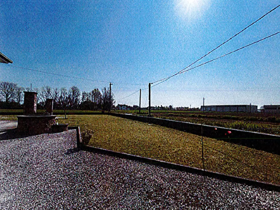 Immagine 16 di Casa indipendente in vendita  in Via Ortigara, 2 a San Martino Di Lupari