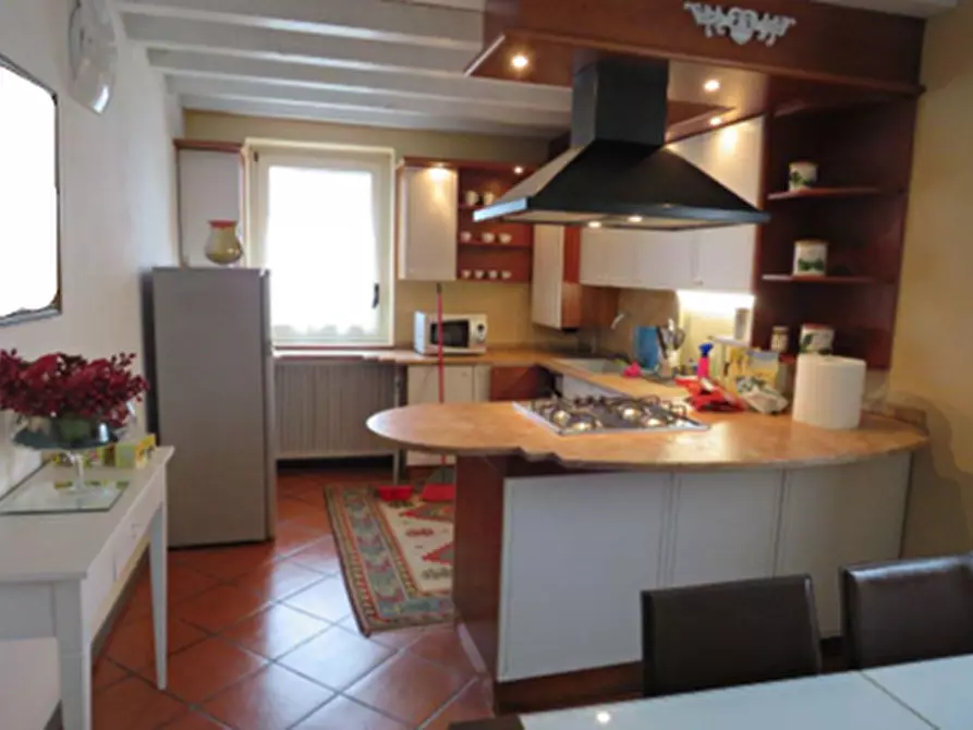 Immagine 5 di Appartamento in vendita  in Via Paiari 7/9 a Lazise