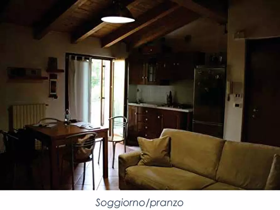 Immagine 5 di Appartamento in vendita  in Via Barrucchella 18 a Verona