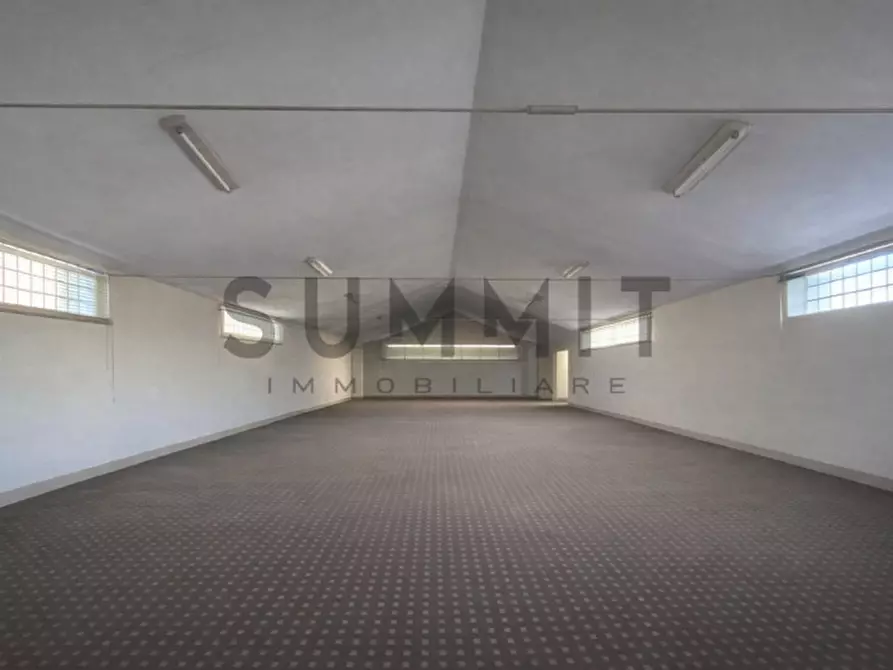 Immagine 2 di Magazzino in vendita  in schio centro a Schio