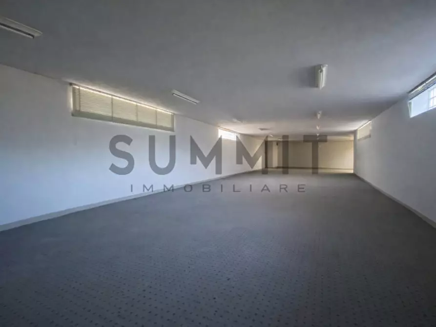 Immagine 3 di Magazzino in vendita  in schio centro a Schio