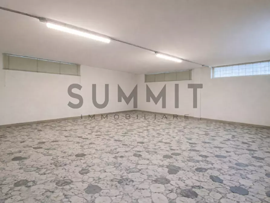 Immagine 5 di Magazzino in vendita  in schio centro a Schio