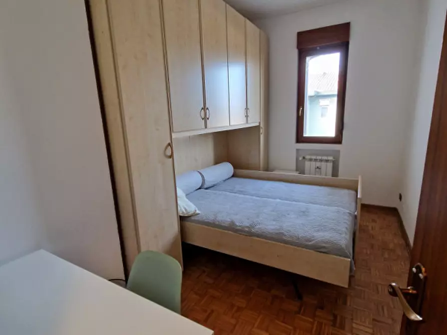 Immagine 16 di Camera in affitto  a Padova