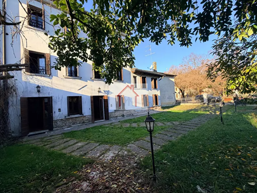 Immagine 1 di Villetta a schiera in vendita  a Giavera Del Montello