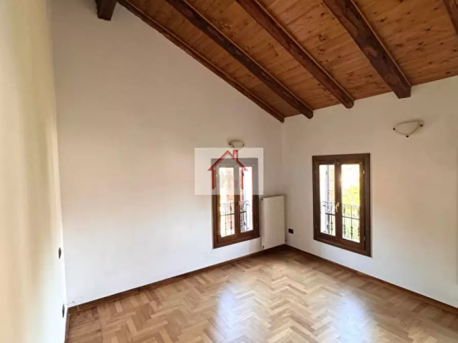 Immagine 13 di Villetta a schiera in vendita  a Giavera Del Montello