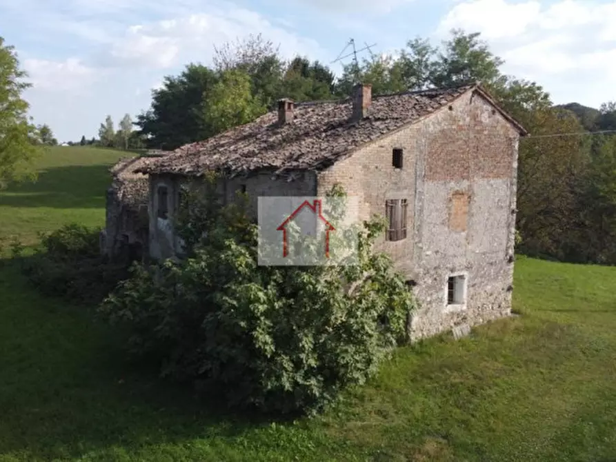 Immagine 3 di Rustico / casale in vendita  in Via Eligio Porcù a Volpago Del Montello