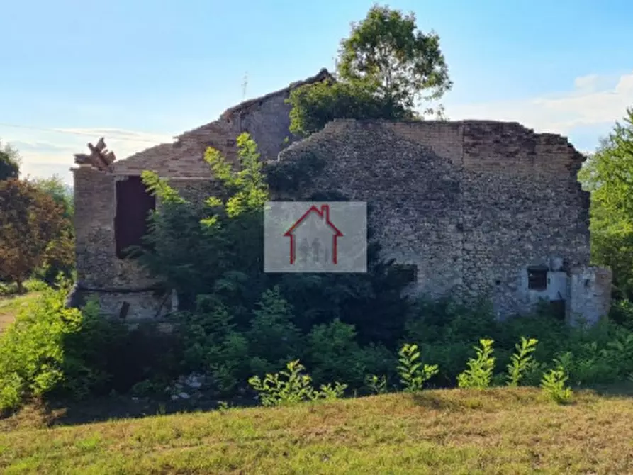 Immagine 4 di Rustico / casale in vendita  in Via Eligio Porcù a Volpago Del Montello