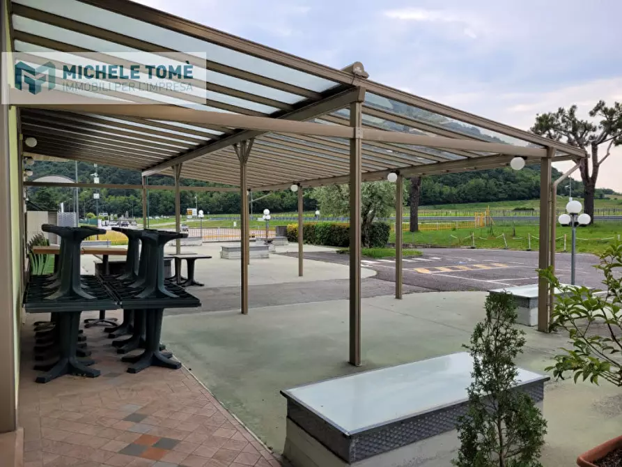 Immagine 6 di Negozio in affitto  in Via Costabella a Affi