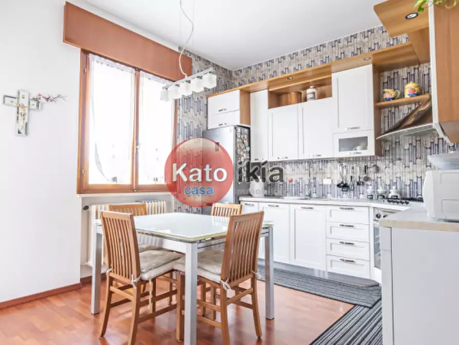 Immagine 3 di Appartamento in vendita  in Via Don Luigi Sturzo a Creazzo