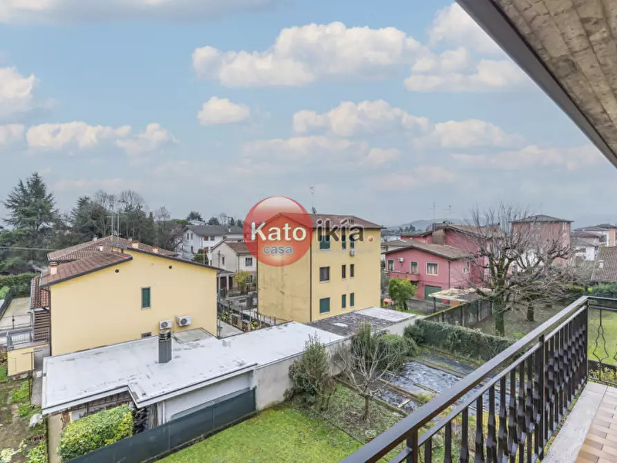 Immagine 12 di Appartamento in vendita  in Via Don Luigi Sturzo a Creazzo