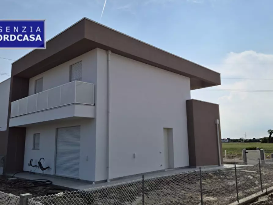 Immagine 3 di Casa bifamiliare in vendita  in Via del Bosco a Mira