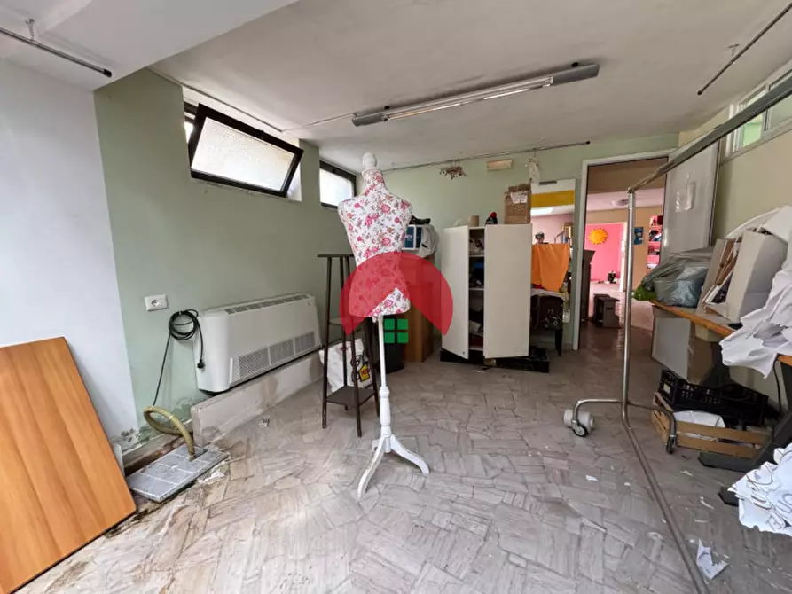 Immagine 11 di Laboratorio in affitto  in Via Nazionale a Matera