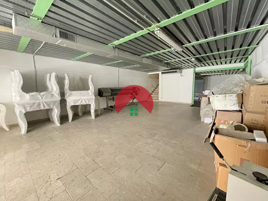 Immagine 1 di Negozio in affitto  in Via Giambattista Pentasuglia a Matera