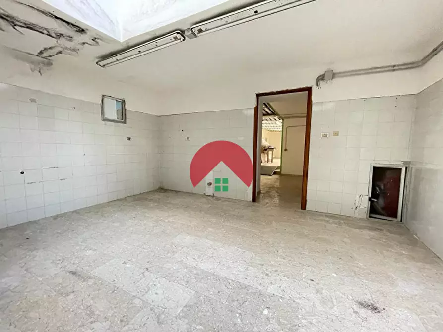 Immagine 6 di Magazzino in affitto  a Matera