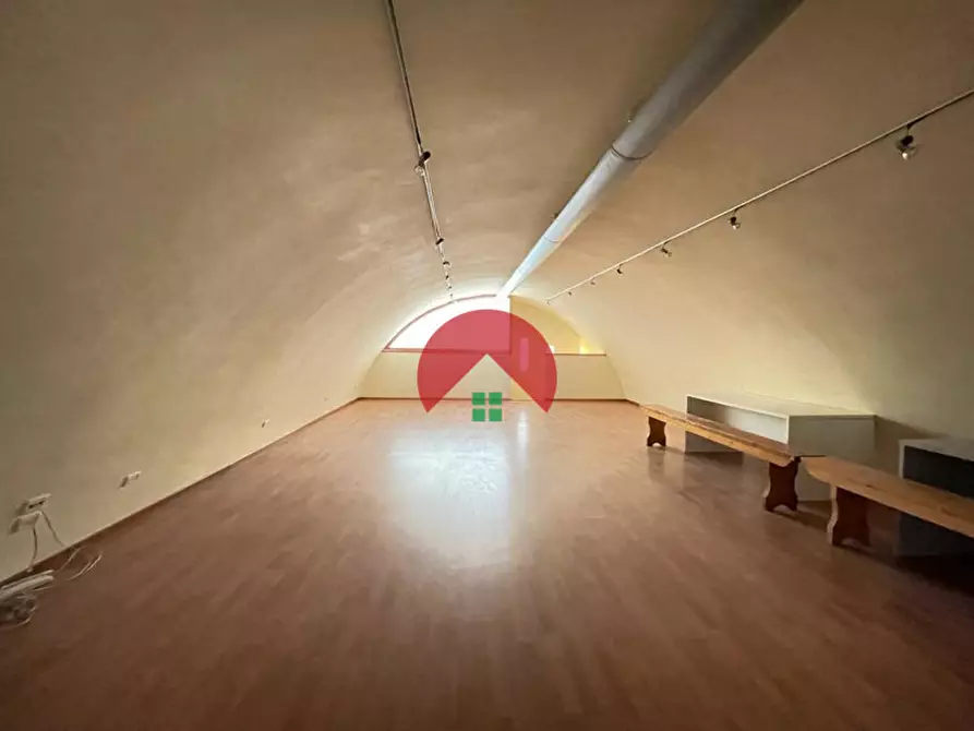 Immagine 13 di Negozio in affitto  in Via Giambattista Pentasuglia a Matera