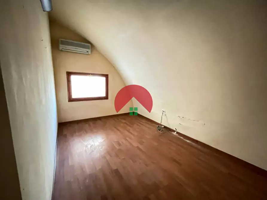 Immagine 17 di Negozio in affitto  in Via Giambattista Pentasuglia a Matera