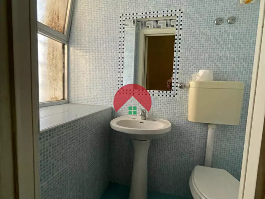 Immagine 19 di Negozio in affitto  in Via Giambattista Pentasuglia a Matera