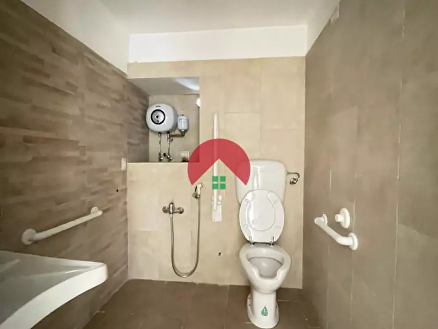 Immagine 24 di Negozio in affitto  in Via Giambattista Pentasuglia a Matera