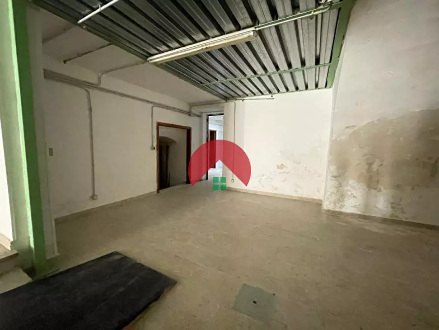 Immagine 28 di Magazzino in affitto  a Matera