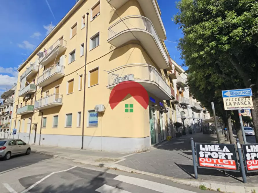Immagine 2 di Negozio in affitto  in Via Annunziatella a Matera