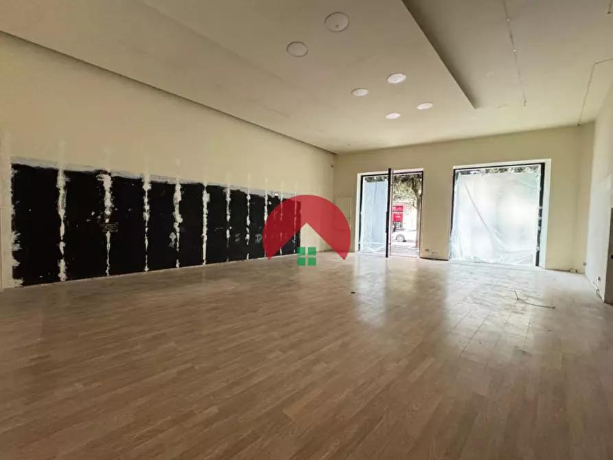 Immagine 5 di Negozio in affitto  in Via Annunziatella a Matera