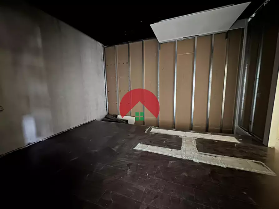 Immagine 6 di Negozio in affitto  in Via Annunziatella a Matera