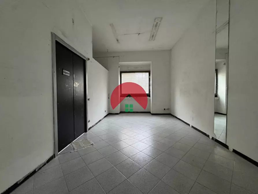 Immagine 8 di Negozio in affitto  in Via Annunziatella a Matera