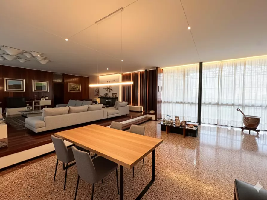 Immagine 3 di Loft/Open space in vendita  in Via Legione Antonini a Vicenza