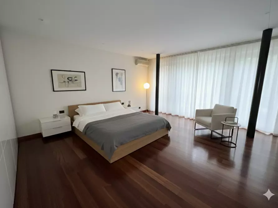 Immagine 9 di Loft/Open space in vendita  in Via Legione Antonini a Vicenza