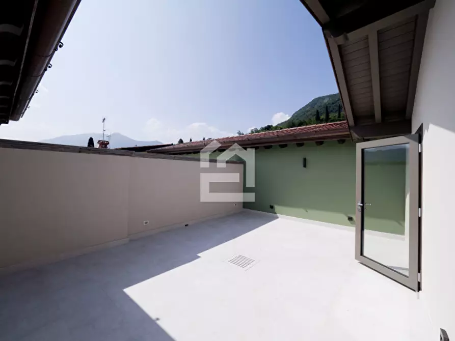 Immagine 13 di Attico in affitto  in Via Brunati a Salò