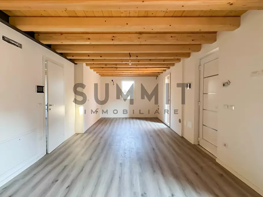 Immagine 5 di Appartamento in vendita  in schio a Schio