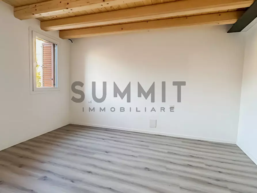 Immagine 8 di Appartamento in vendita  in schio a Schio