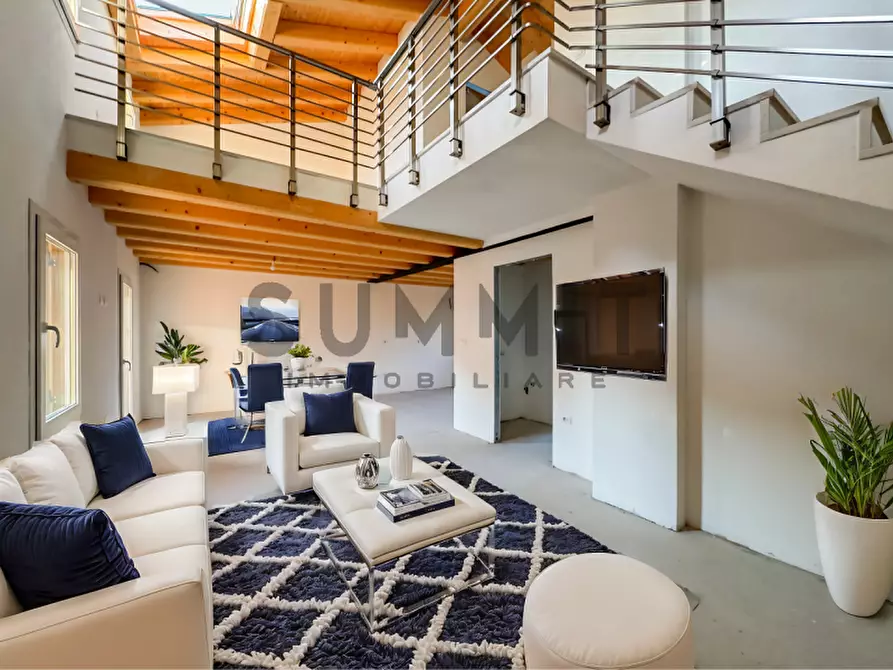 Immagine 2 di Appartamento in vendita  in schio a Schio