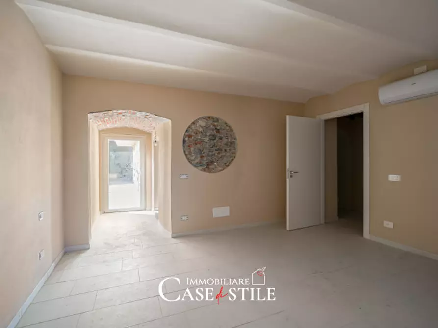 Immagine 10 di Appartamento in vendita  a Sarzana