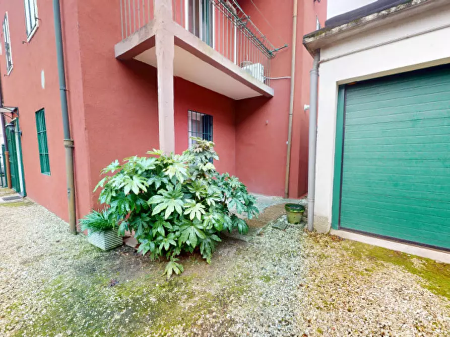 Immagine 11 di Casa bifamiliare in vendita  in Via Nino Bixio a Vicenza