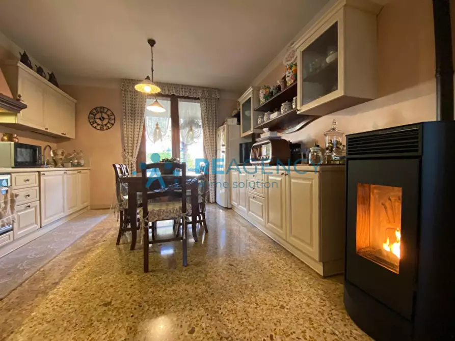 Immagine 11 di Casa bifamiliare in vendita  in via Mistorigo a Arcugnano