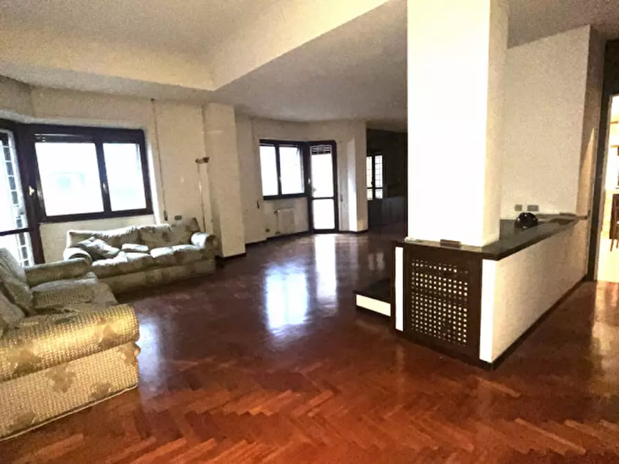 Immagine 2 di Appartamento in vendita  in Via Flaminia a Roma
