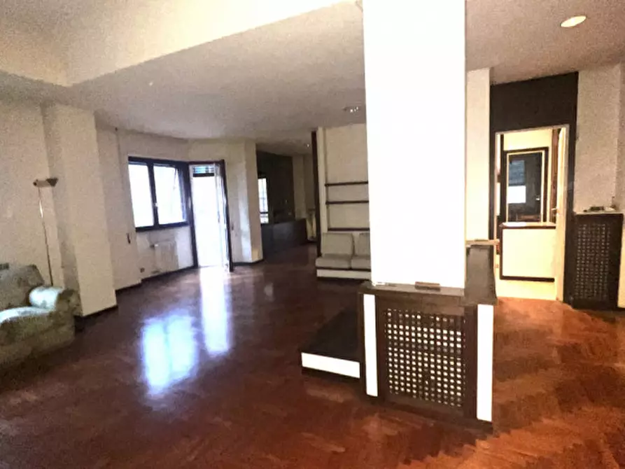 Immagine 12 di Appartamento in vendita  in Via Flaminia a Roma