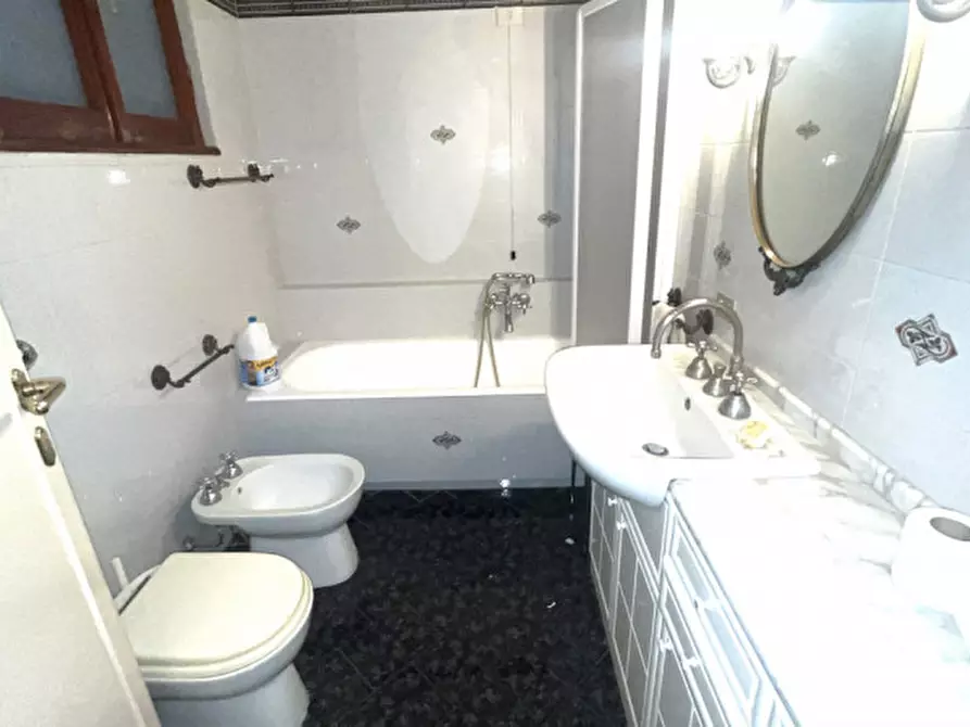 Immagine 19 di Appartamento in vendita  in Via Flaminia a Roma