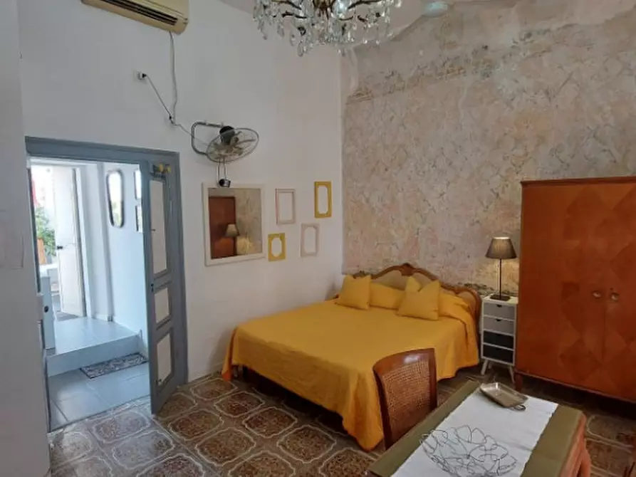 Immagine 1 di Appartamento in affitto  in via San Severo a Capodimonte 44 a Napoli