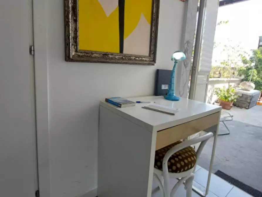 Immagine 11 di Appartamento in affitto  in via San Severo a Capodimonte 44 a Napoli