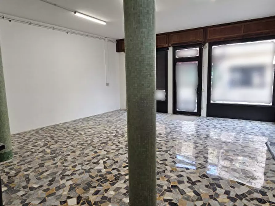 Immagine 1 di Negozio in affitto  in Via San Marco a Padova
