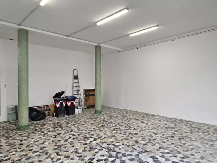 Immagine 2 di Negozio in affitto  in Via San Marco a Padova