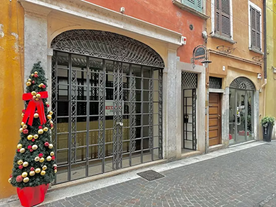 Immagine 3 di Negozio in vendita  in Via San Carlo a Salò